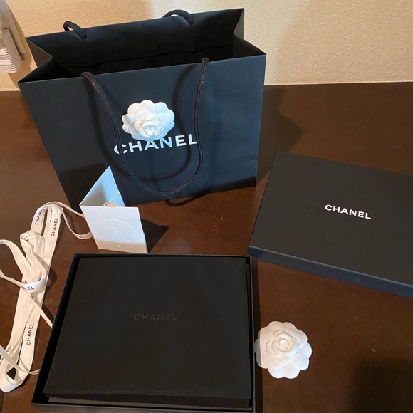 New💕2022 Chanel Necklace 💕 - Picture 12 of 14